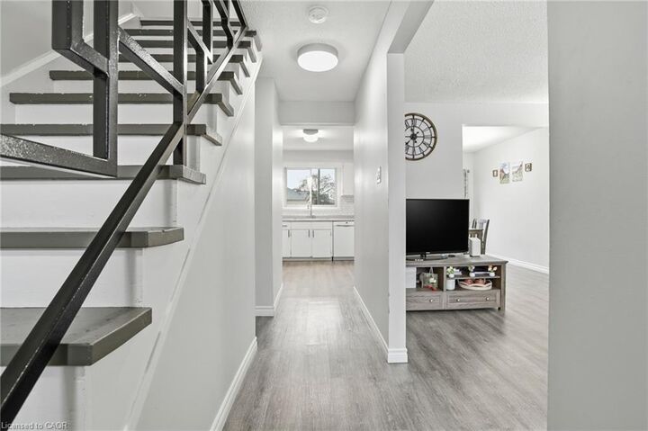 Property Photo:  596 Grey Street 10  ON N3S 4Y1 
