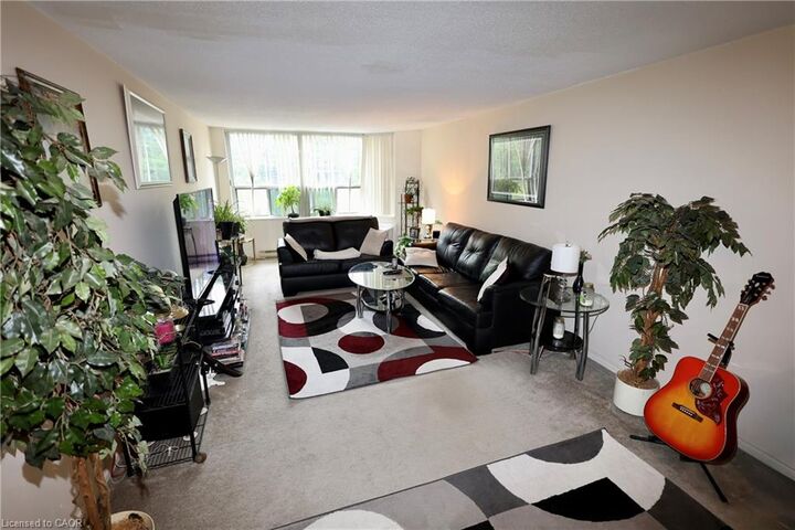 Property Photo: 55 Green Valley Drive 404 ON N2P 1Z6