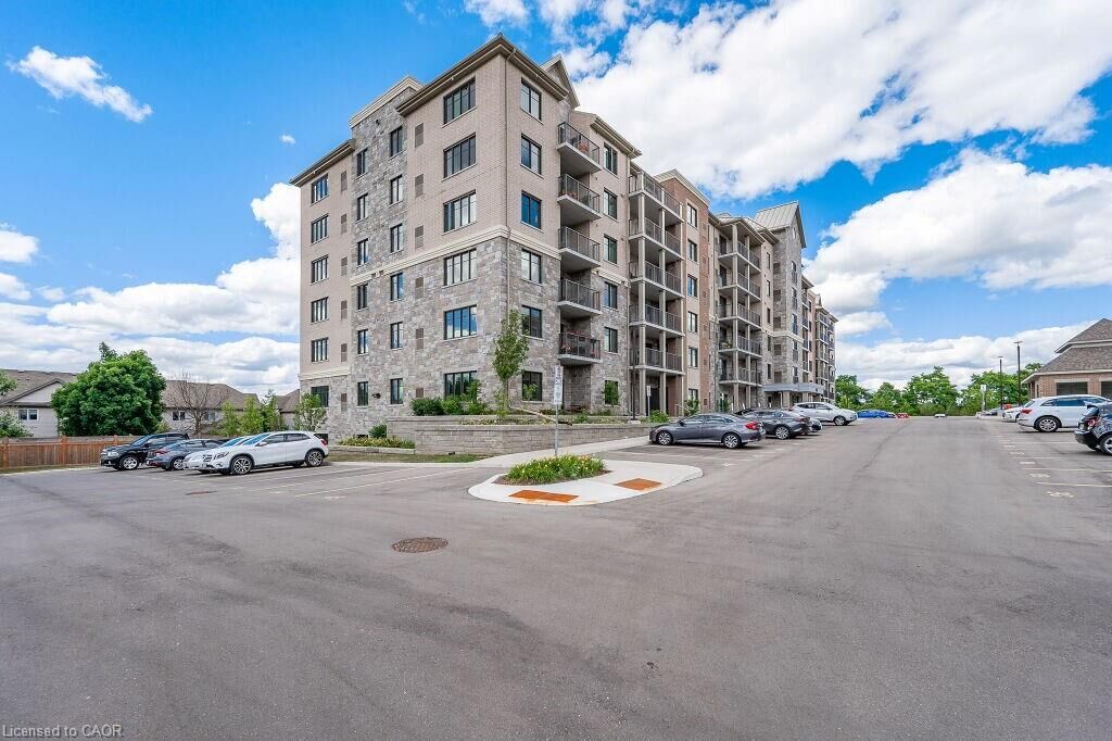 Property Photo:  778 Laurelwood Drive 104  ON N2V 0G3 