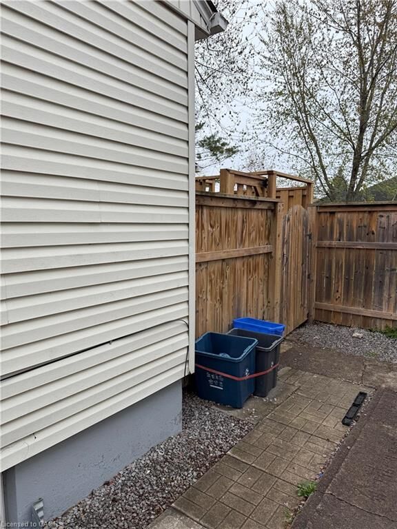 Property Photo:  41 Beamer Street 2  ON L2M 2L6 