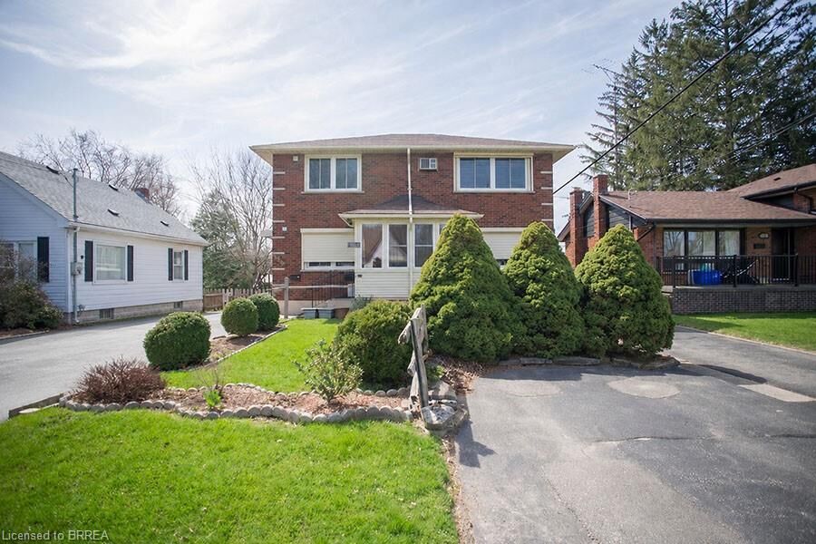 Property Photo:  415 Chatham Street 3  ON N3S 4J4 