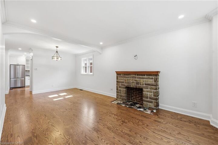 Property Photo:  87 Empress Avenue  ON L9A 1M5 