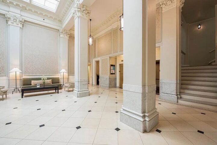 Property Photo:  21 Beacon St 4E  MA 02108 