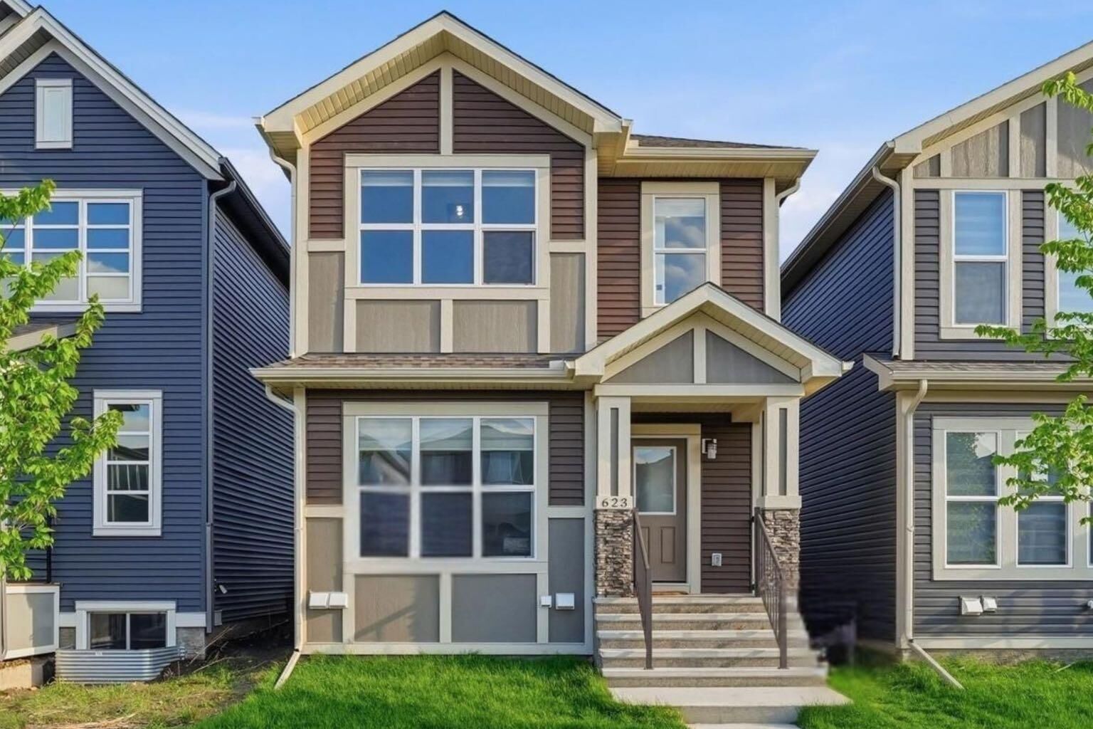 Property Photo:  623 Savanna Crescent NE  AB T3J 5P2 