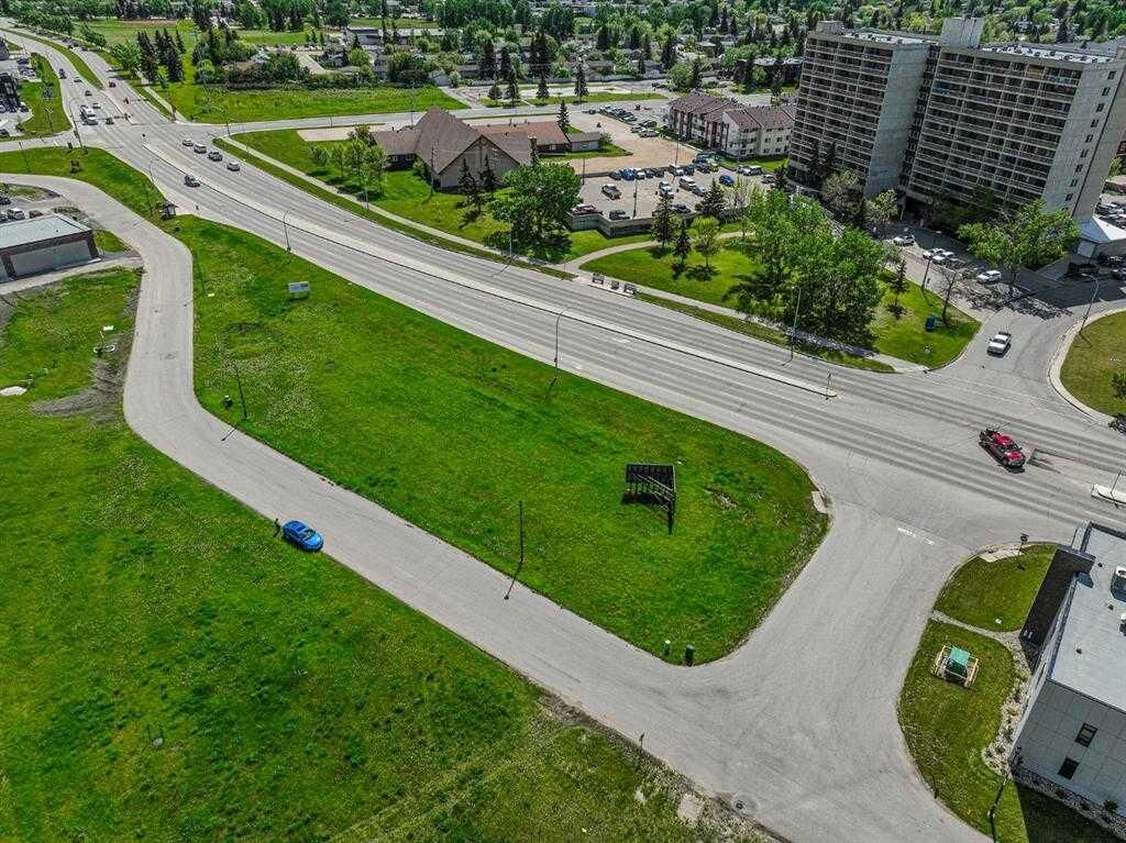 Property Photo:  9305 Resources Road 3  AB T8V 8C2 
