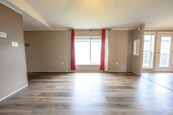 Property Photo:  8829 90 Avenue  AB T8X 0G1 