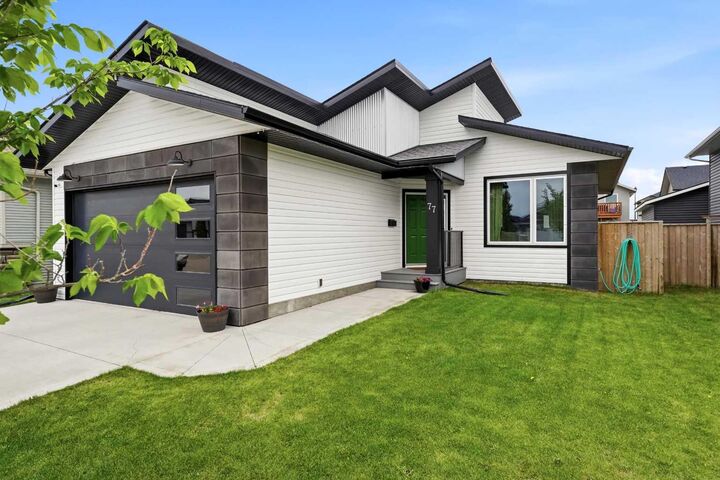 Property Photo:  77 Murphy Close  AB T4M 0H5 