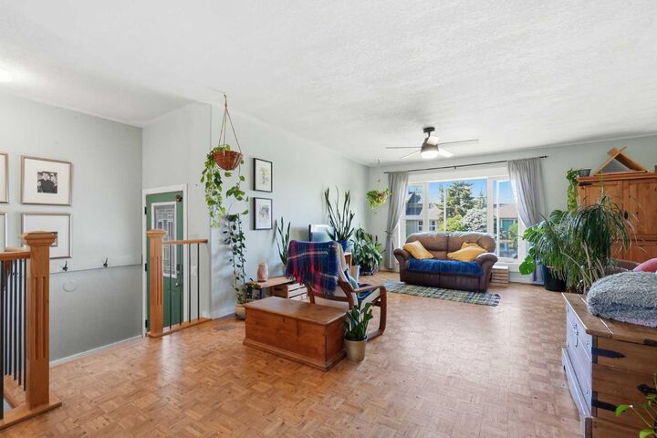 Property Photo:  420 Summerwood Place SE  AB T4B 1W7 