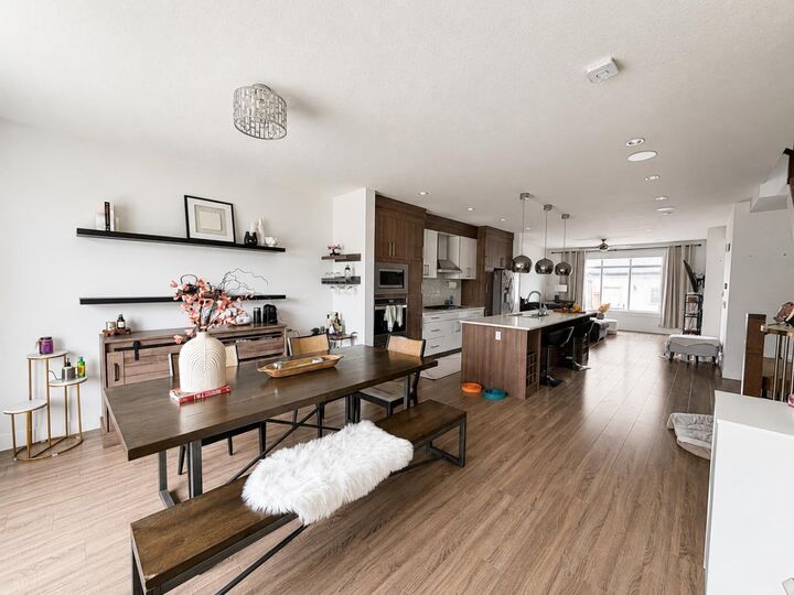 Property Photo:  4347 72 Street NW  AB T3B 2L1 