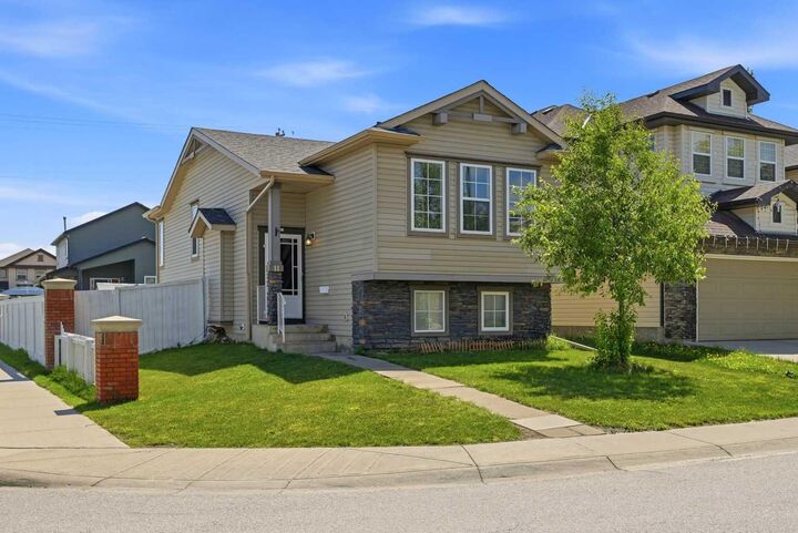11 Covecreek Close NE — photo 1