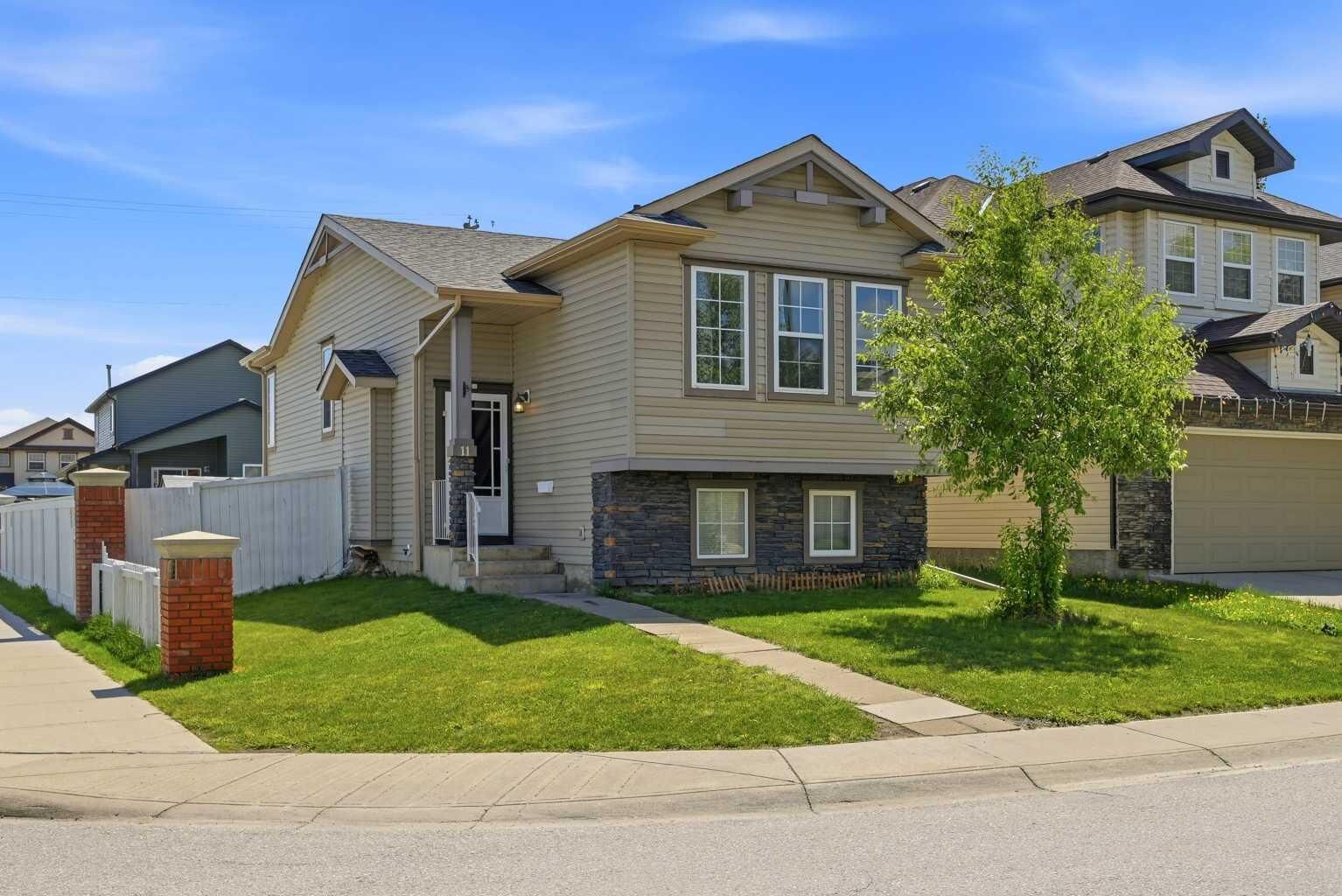 Property Photo: 11 Covecreek Close NE AB T3K 0J5