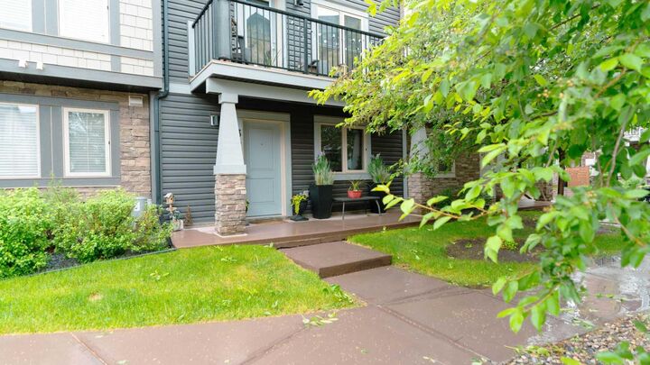 Property Photo:  340 Legacy Point SE  AB T2X 3Z3 