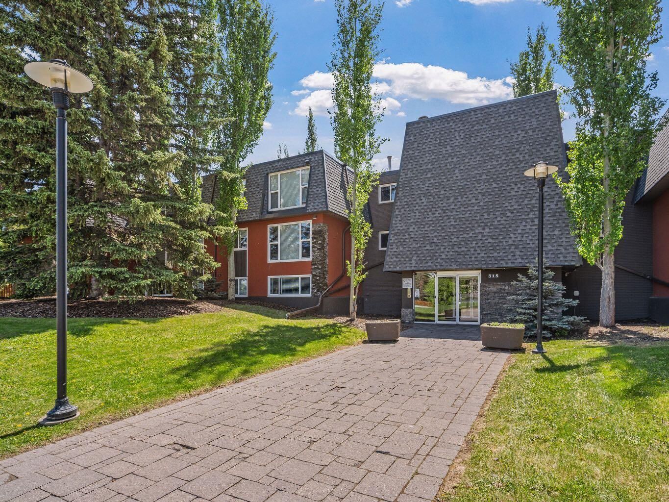 Property Photo:  315 50 Avenue SW 109  AB T2S 1H3 
