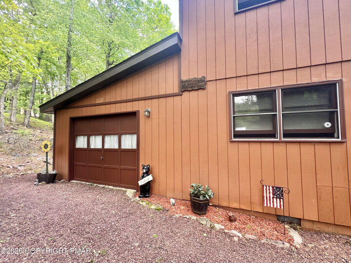 Property Photo:  15 Chalet Court  PA 18624 