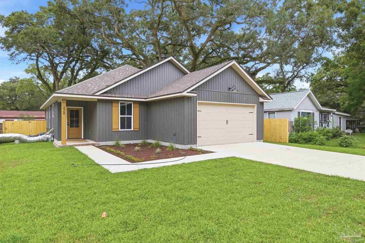 Property Photo:  228 Cherokee Trl  FL 32506 
