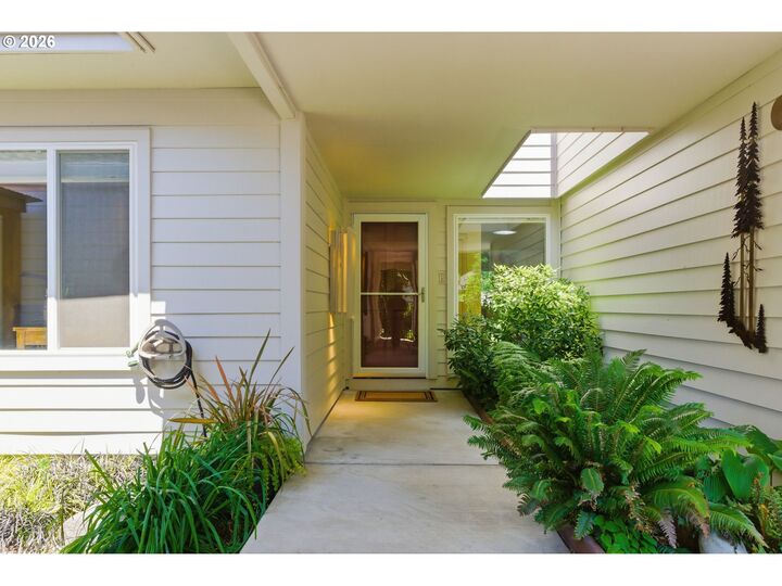 Property Photo:  7310 SW Arbor Lake Dr  OR 97070 