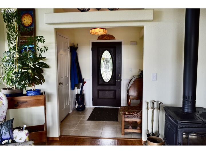 Property Photo:  24120 Carpenterville Rd  OR 97444 