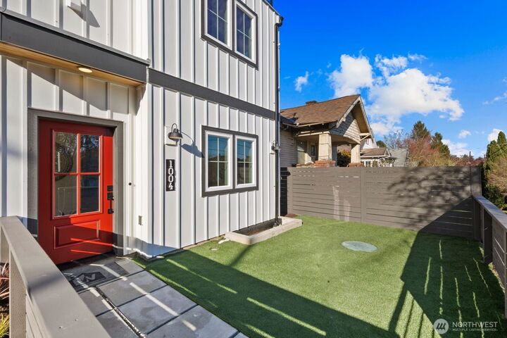 Property Photo:  1004 N 48th Street  WA 98103 