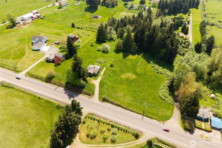 Property Photo:  399 E Smith Road  WA 98226 