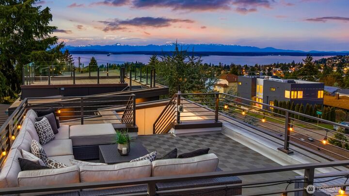 Property Photo: 6710 36th Avenue SW B WA 98126