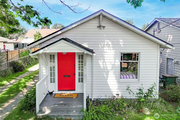 Property Photo:  4051  19th Avenue SW  WA 98106 