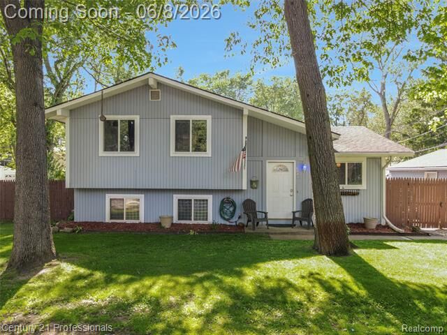 Property Photo: 9664 Listeria Street MI 48382
