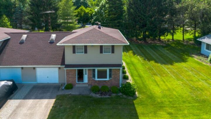 Property Photo:  117 Wildwood Boulevard  IN 47362 