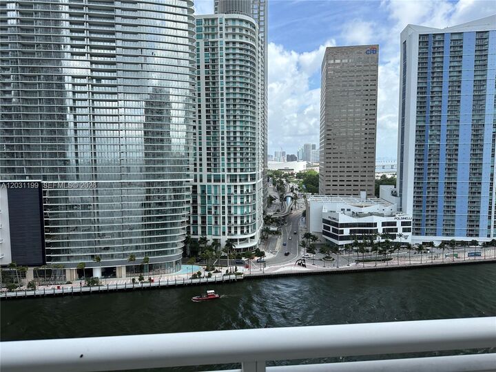 Property Photo: 901 Brickell Key Blvd 2005 FL 33131