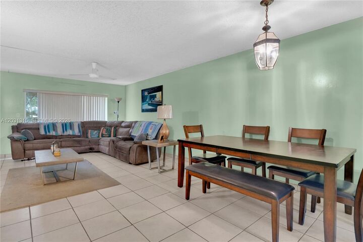 Property Photo:  1200 Tallwood Ave 202  FL 33021 