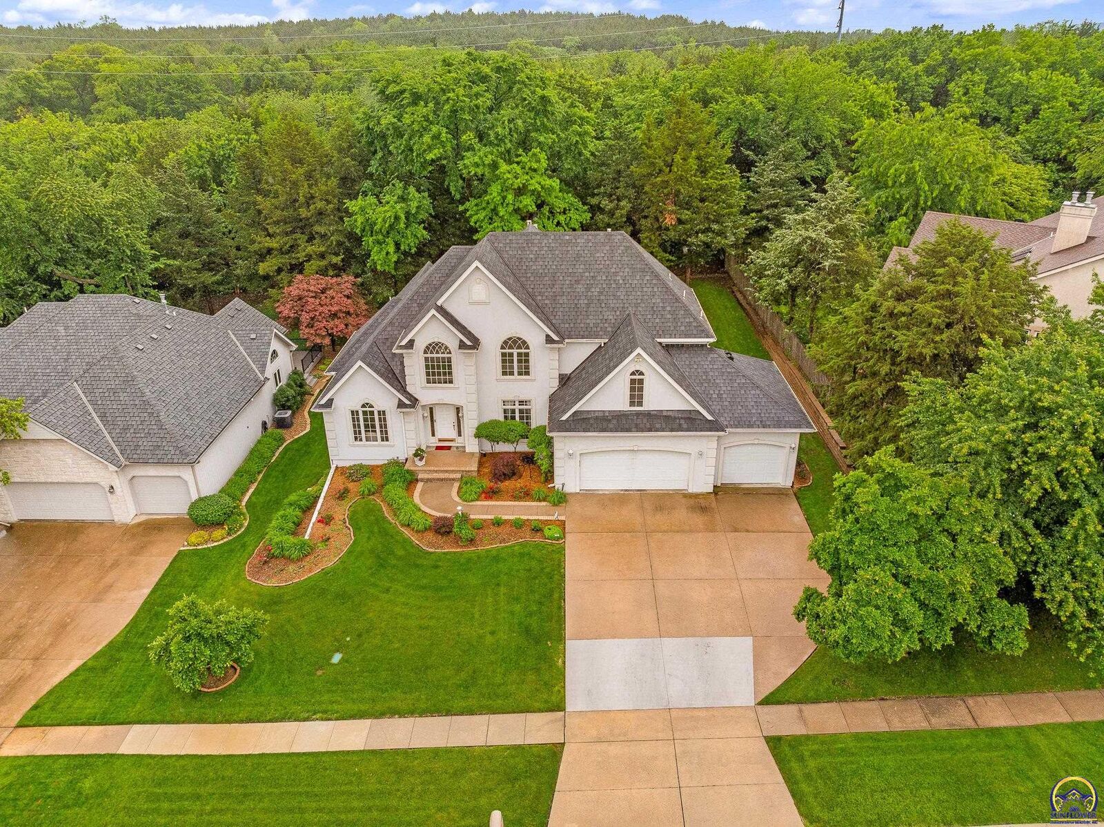 Property Photo:  5319 SW 40th Ter  KS 66610 