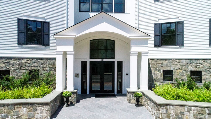 Property Photo:  788 Farmington Avenue 104  CT 06032 