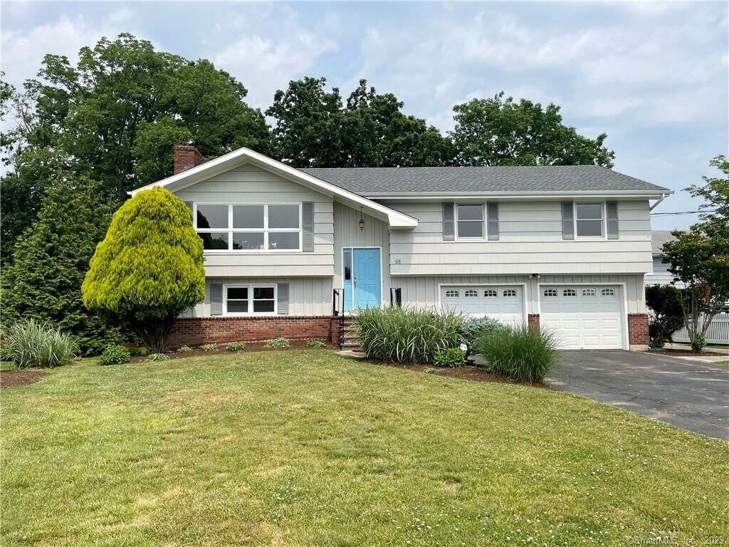 Property Photo:  98 Soundview Drive  CT 06902 