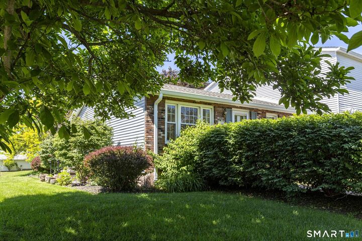 Property Photo:  27 Esquire Drive A  CT 06042 