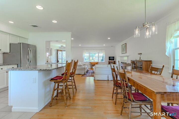Property Photo:  5 Thelbridge Street 5  CT 06443 