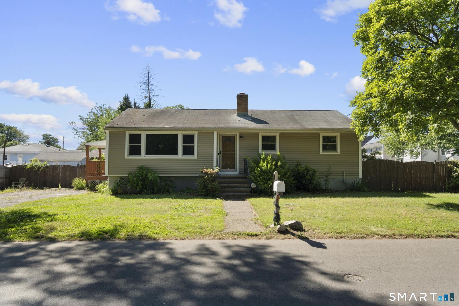 Property Photo:  215 Wellington Street  CT 06615 