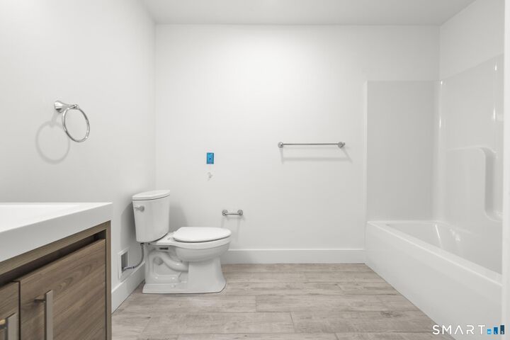 Property Photo:  245 East Main Street 1  CT 06405 