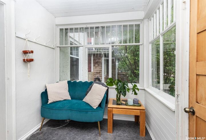 Property Photo:  840 8th Avenue N  SK S7K 2X2 