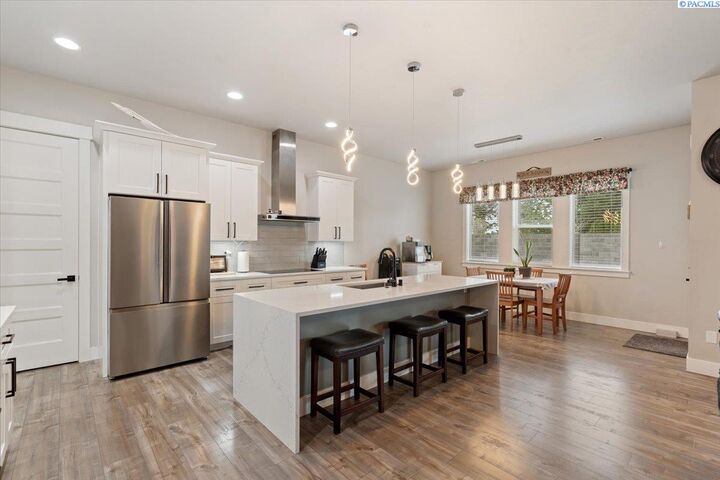 Property Photo: 2917 Road 100 WA 99301