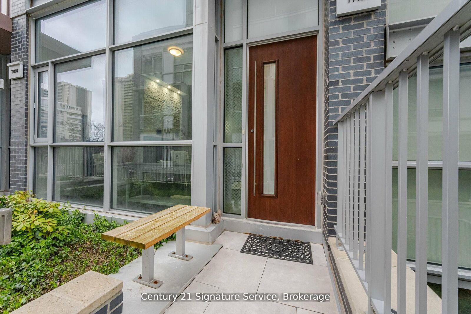 Property Photo: 101 Erskine Avenue Th05 ON M4P 0C5