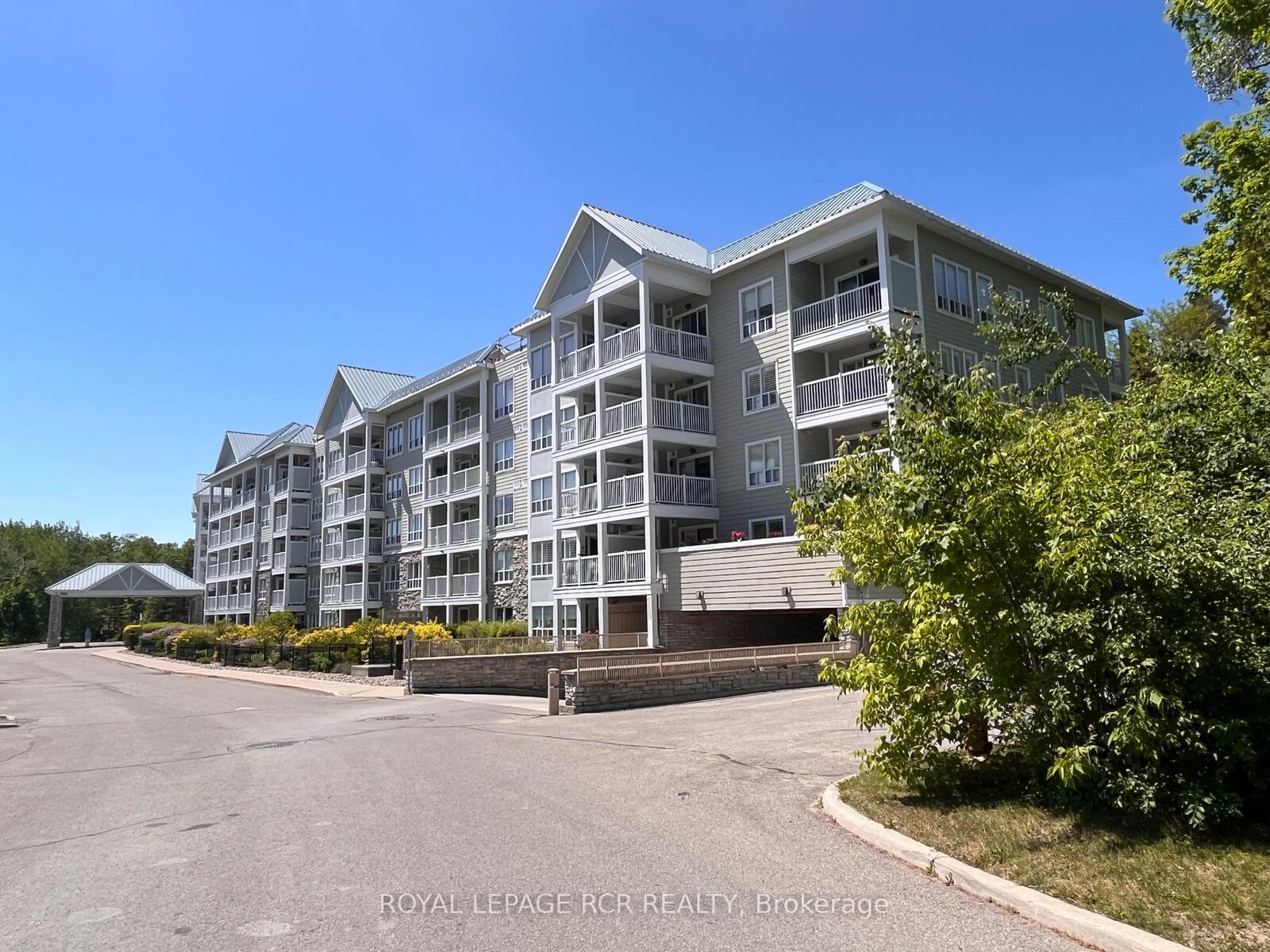 Property Photo: 900 Bogart Mill Trail 212 ON L3Y 8V5