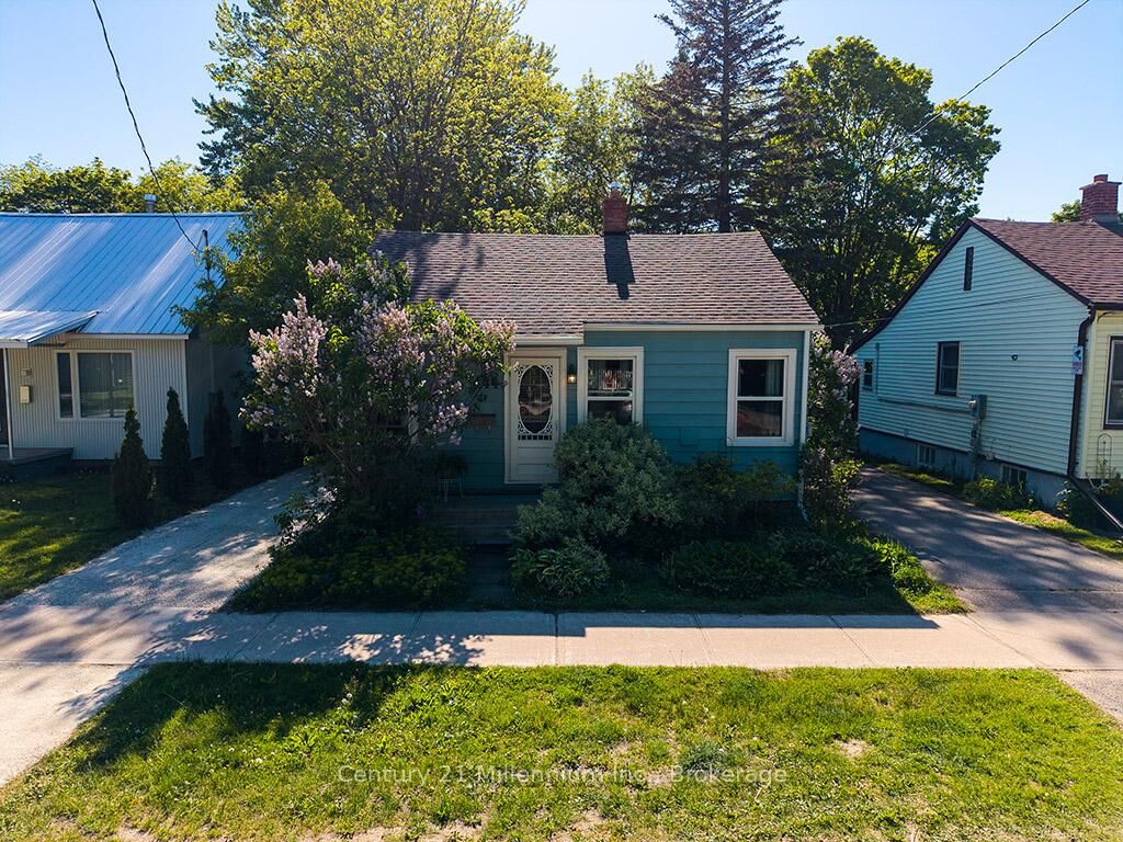Photo de la propriété: 444 Maple Street ON L9Y 2R9
