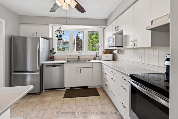 Property Photo: 115 Wright Crescent 78 ON K7L 4T8