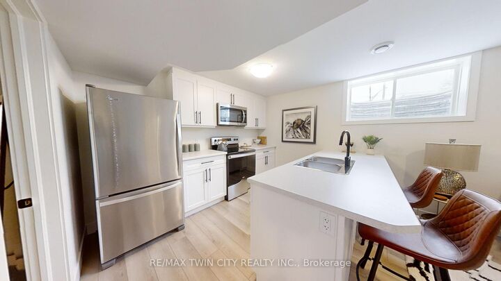 171 Julie Crescent — photo 1
