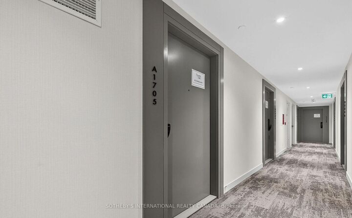 Property Photo: 3079 Trafalgar Road 1005 ON L6H 8C5