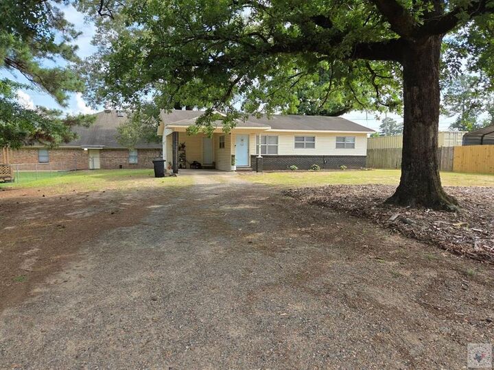 Property Photo:  1620 E 40th  AR 71854 