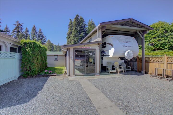Property Photo: 6855 Park Ave #6 BC V0R 1G0