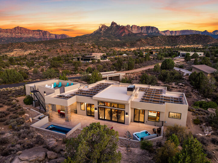 Property Photo:  3000 Navajo Way  UT 84767 