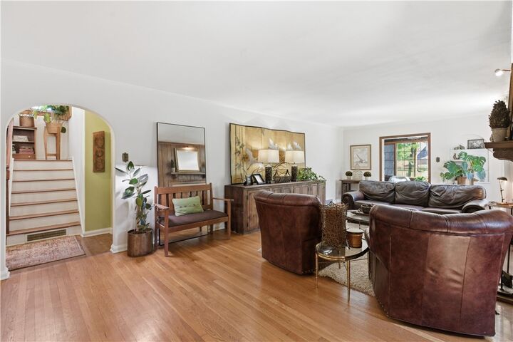 Property Photo:  200 Navajo Road  PA 15241 