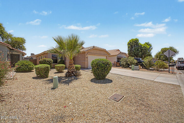 Property Photo:  955 E Monteleone Street  AZ 85140 