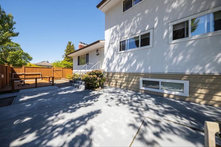 Property Photo: 2911 E 51st Avenue BC V5S 1R7